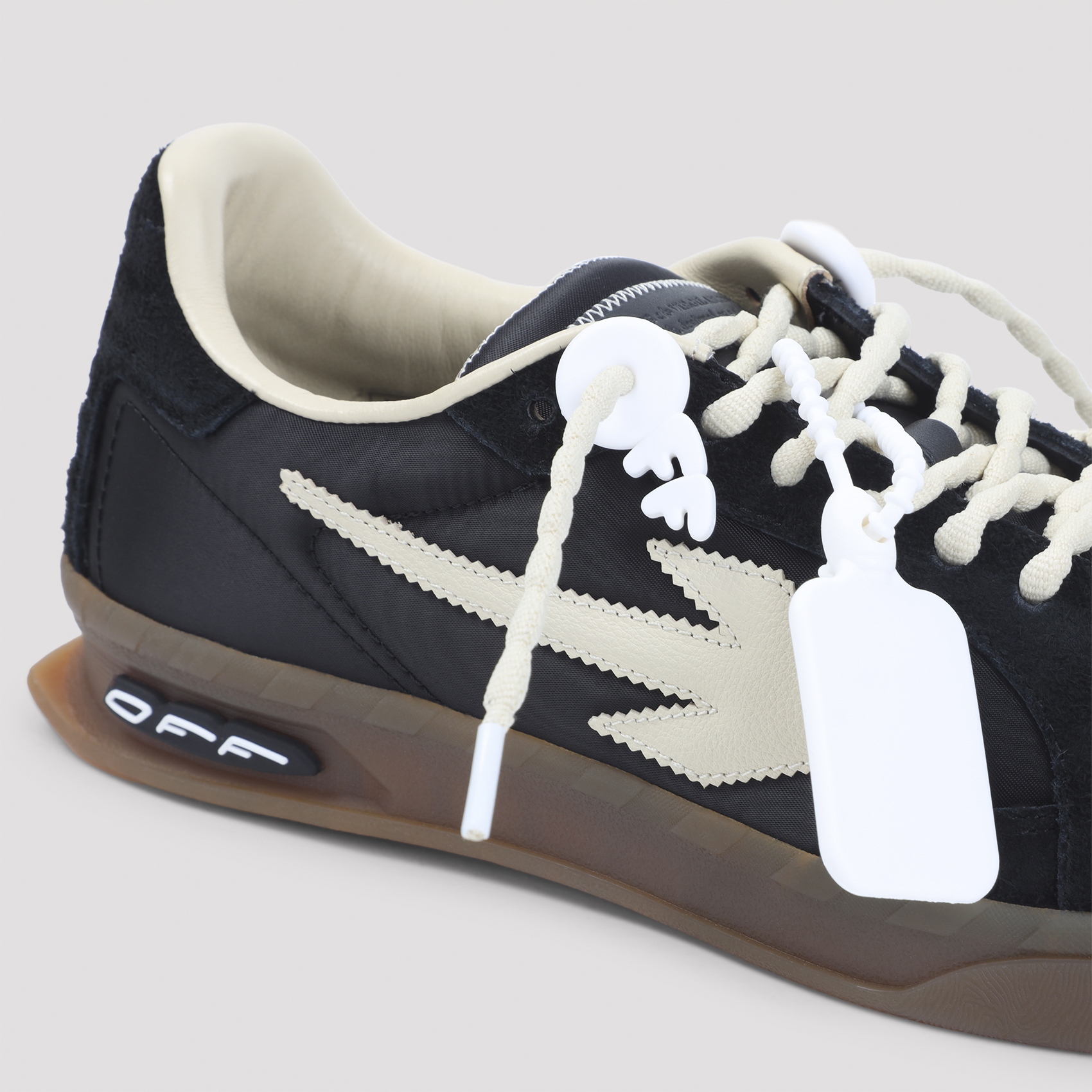 [Off-White] Sneakers FW26 M2ALS6F002