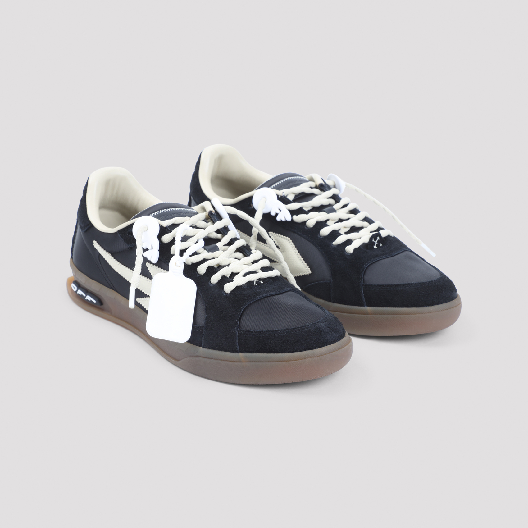 [Off-White] Sneakers FW26 M2ALS6F002