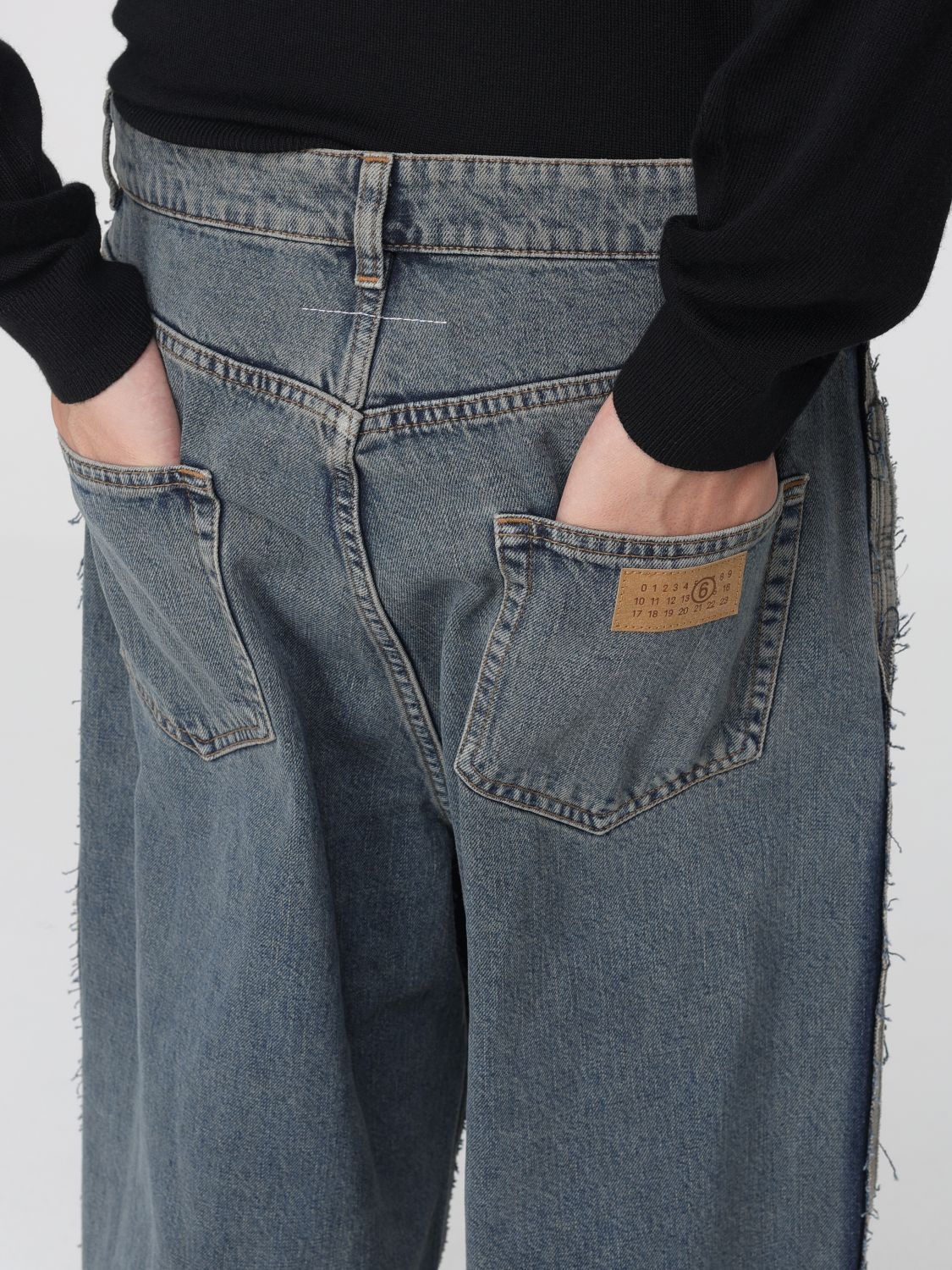 [MM6 Maison Margiela] Jeans SS26 SH0LA0025S30844 963