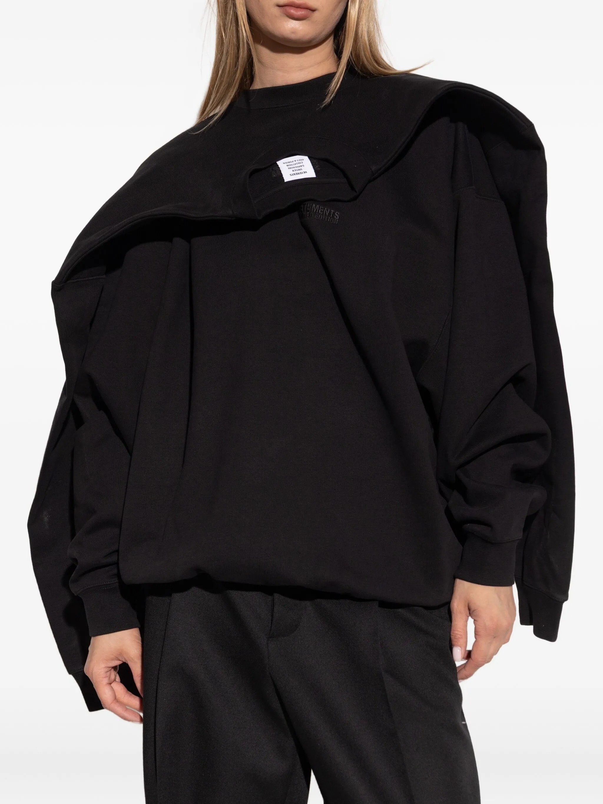 [Vetements] Sweatshirt FW25 UH76CW400B