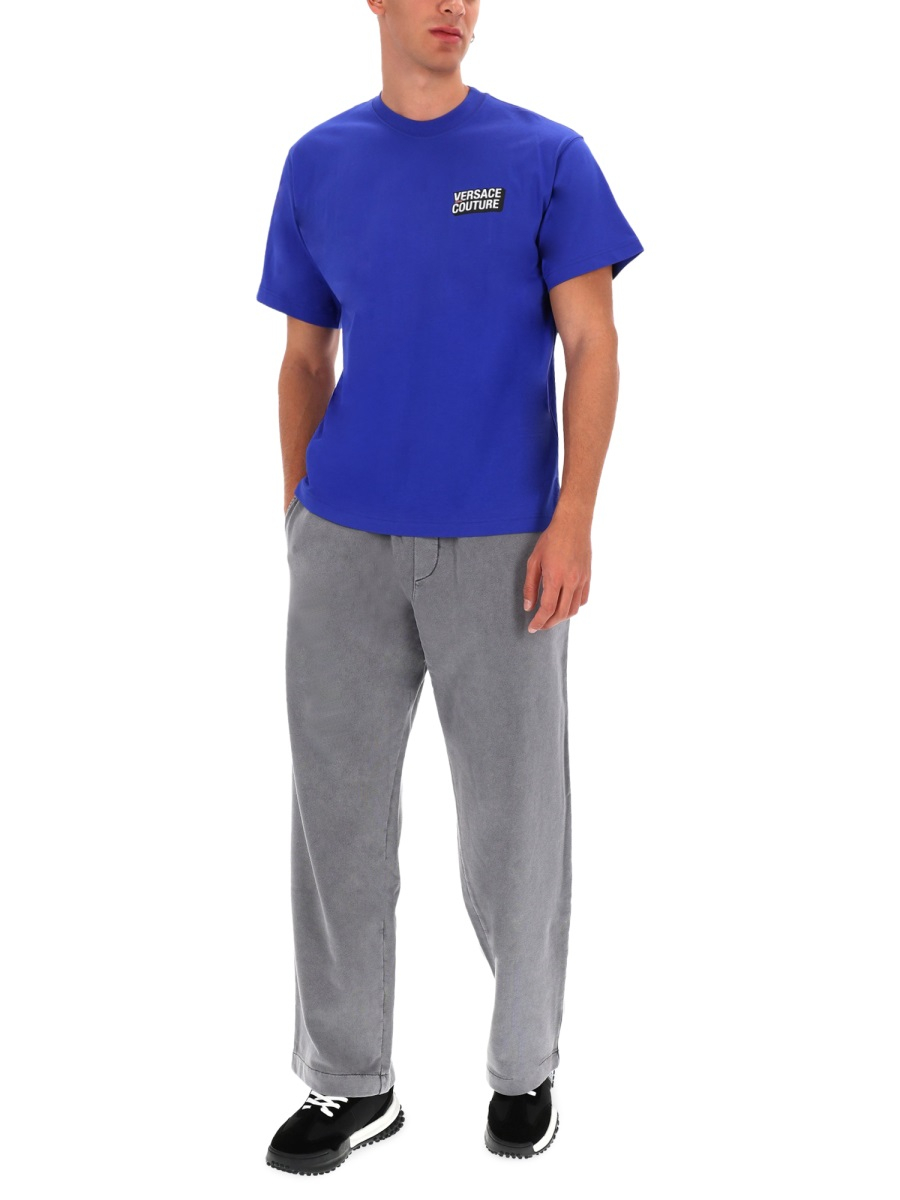 [VERSACE JEANS COUTURE] T-shirts Short Sleeve FW25 79GAHP10_CJ01P289