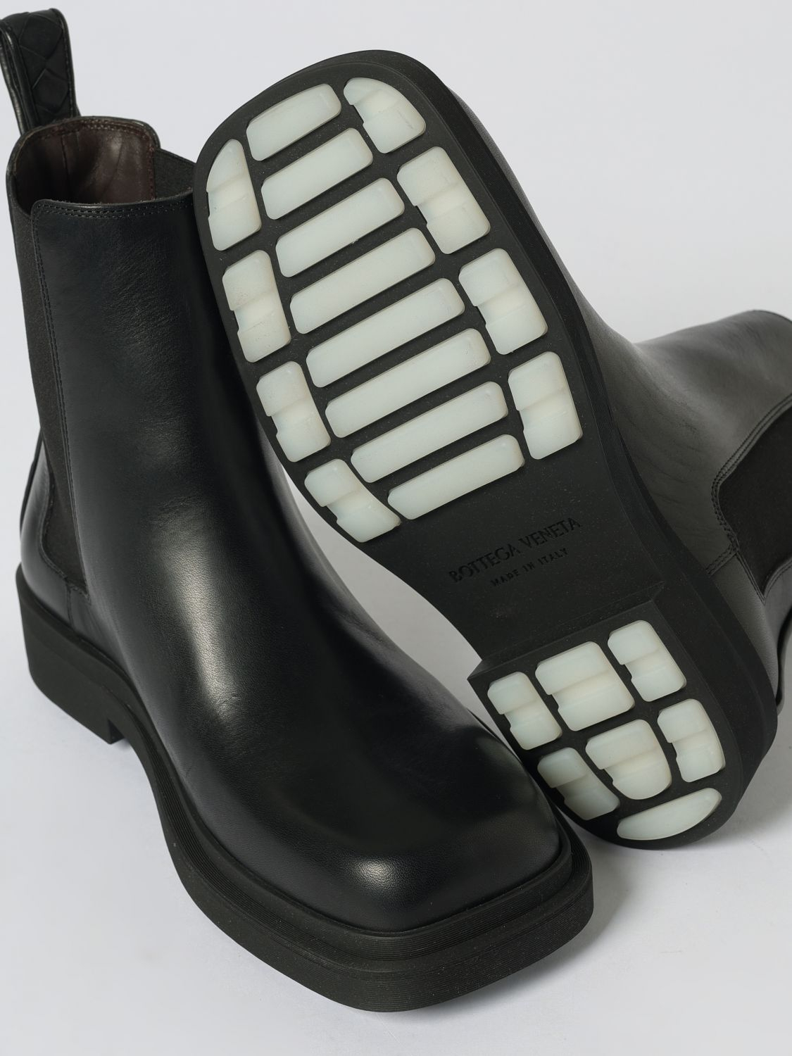 [Bottega Veneta] Ankle Boots FW25 838337V2WT0 1000