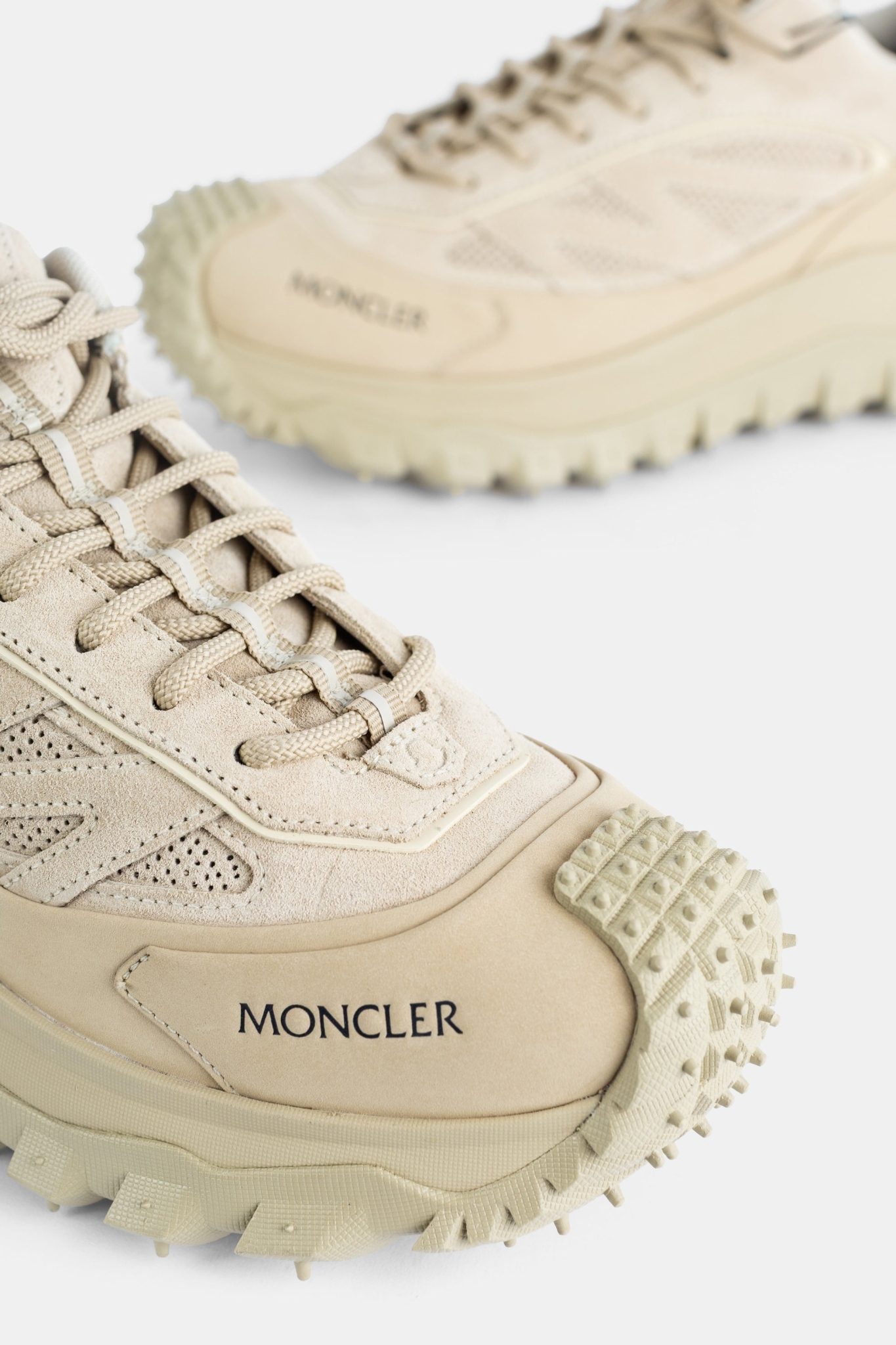 [Moncler] Sneakers FW26 L209A 4M00010 - M9884