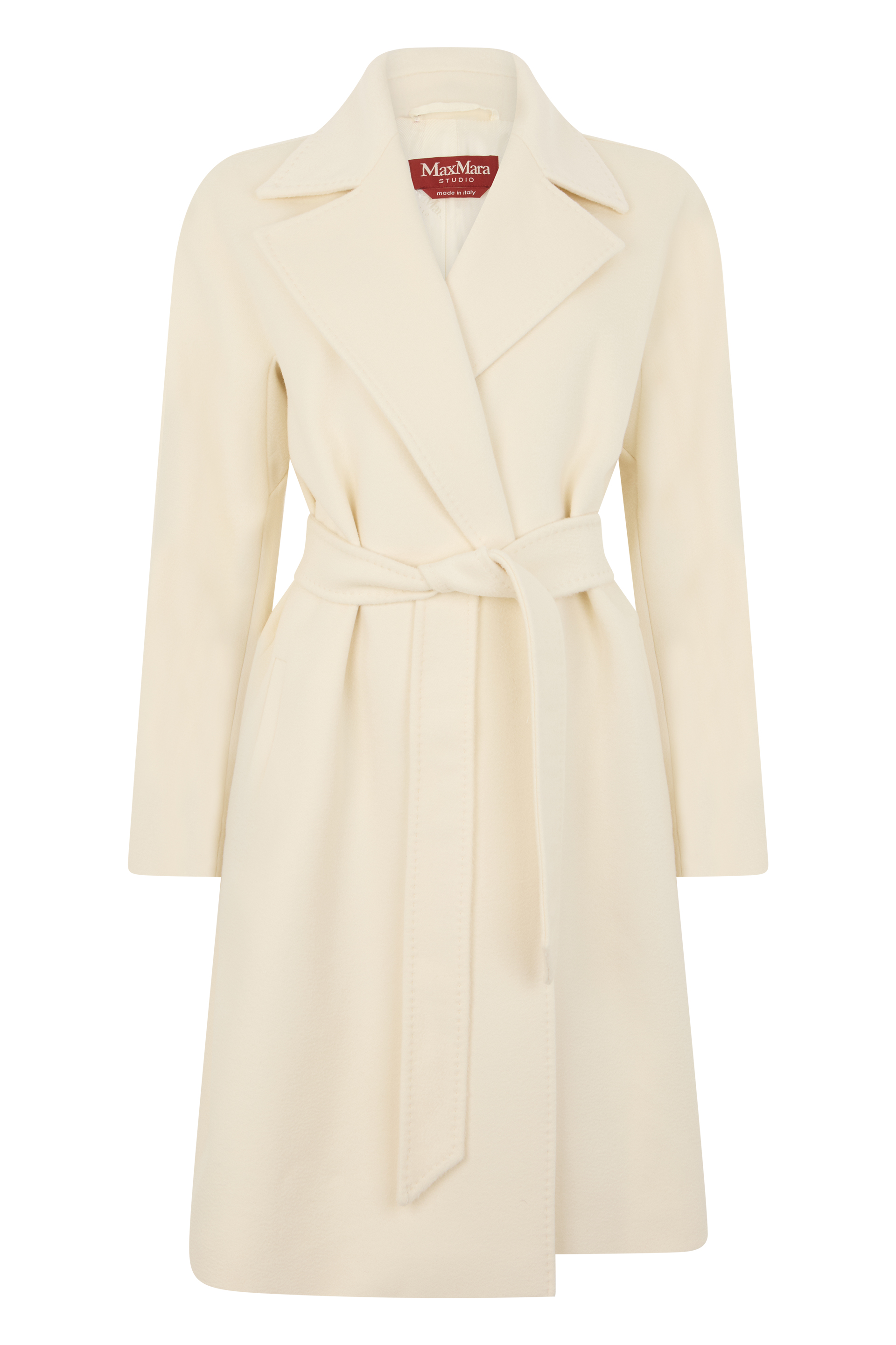 Coat with adjustable belt