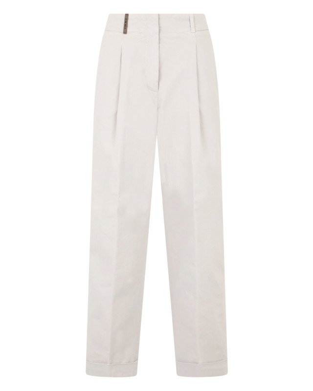 Trousers with pleats