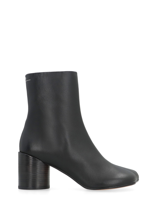 Anatomic leather ankle boots