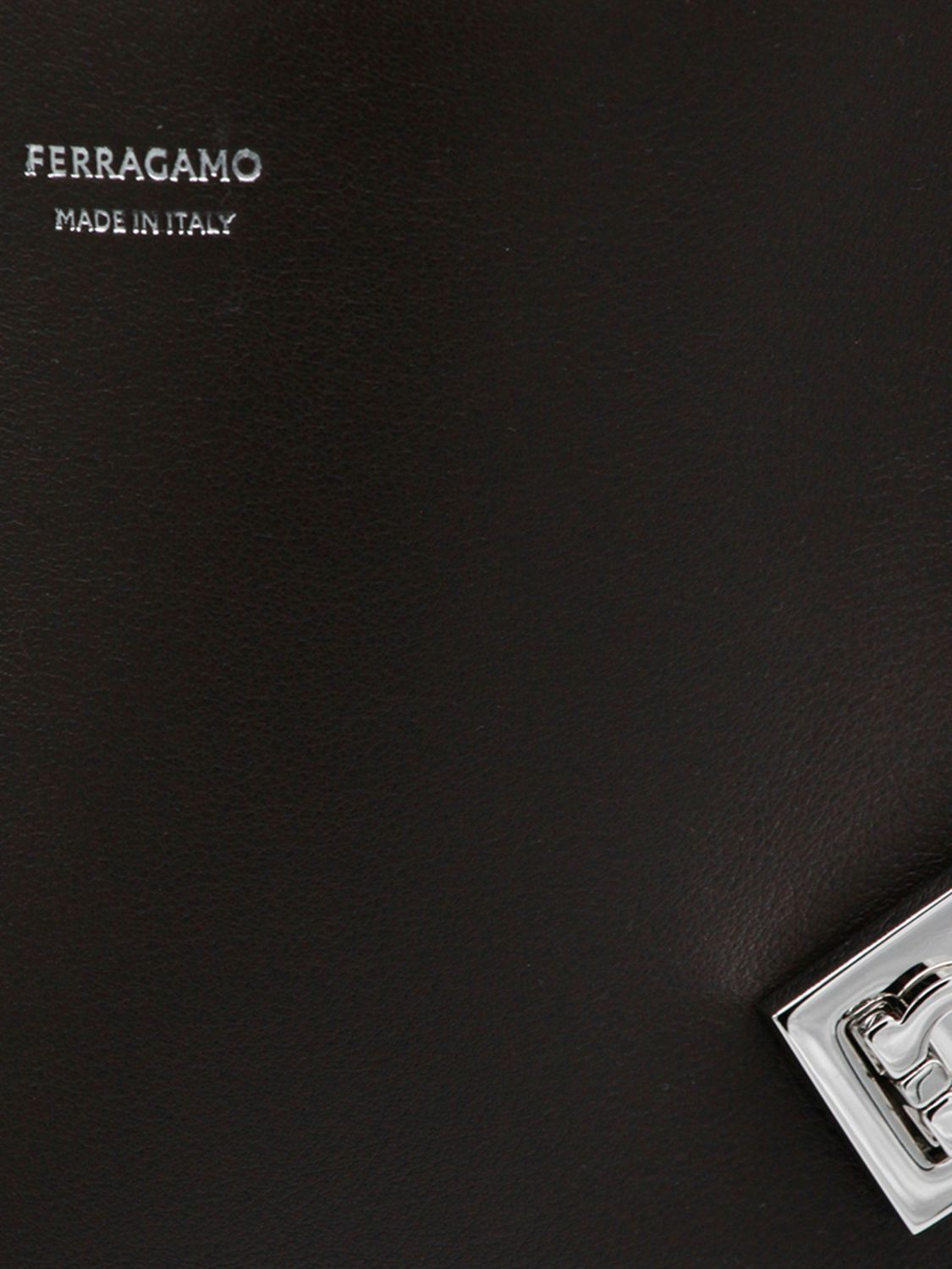 [Ferragamo] Shoulder bag FW26 219939 795206 039