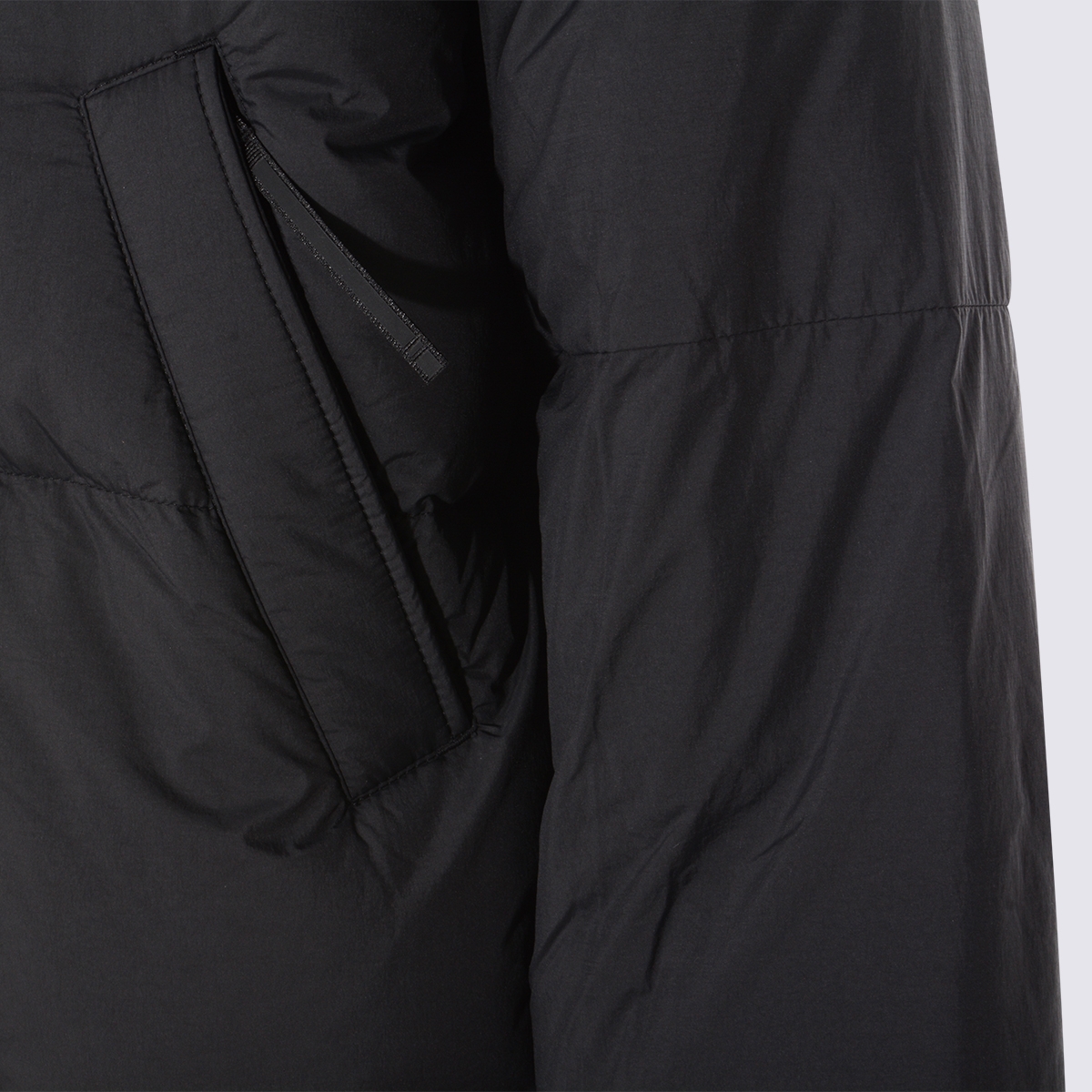 [CANADA GOOSE] Down jacket FW26 2088WT9061