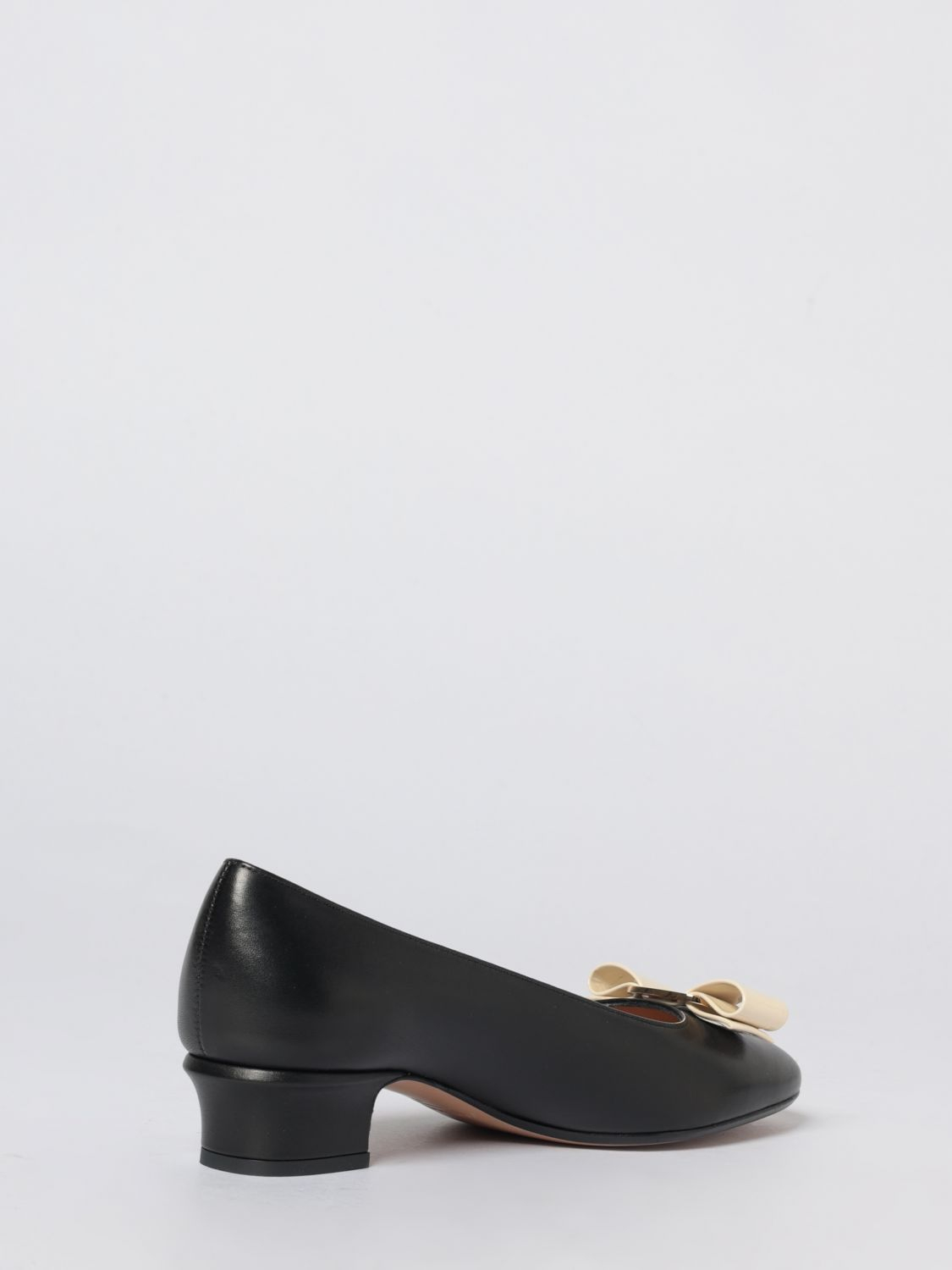 [Ferragamo] Pumps SS26 01L410 790843 001