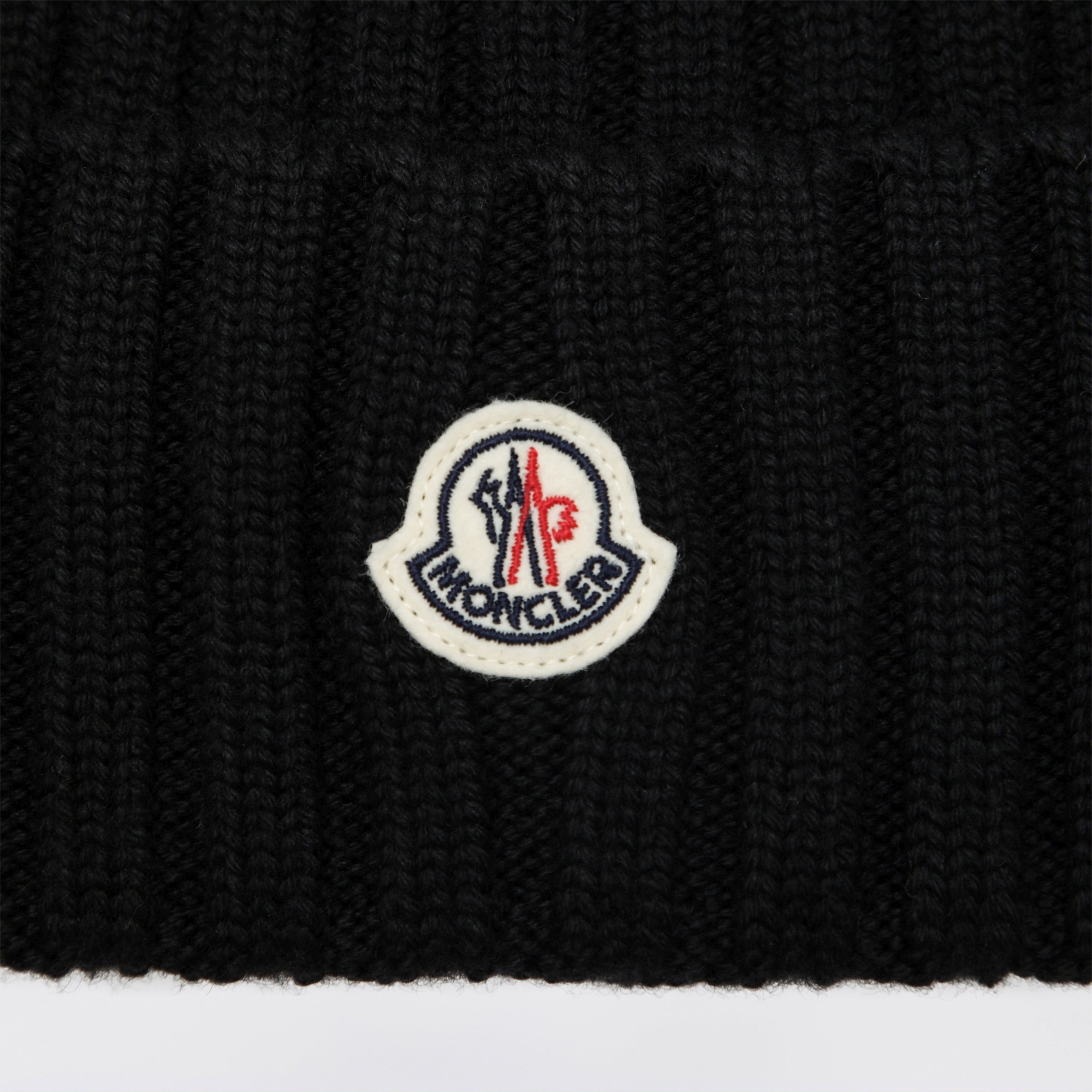 [Moncler] Beanie FW26 3B00036A9327
