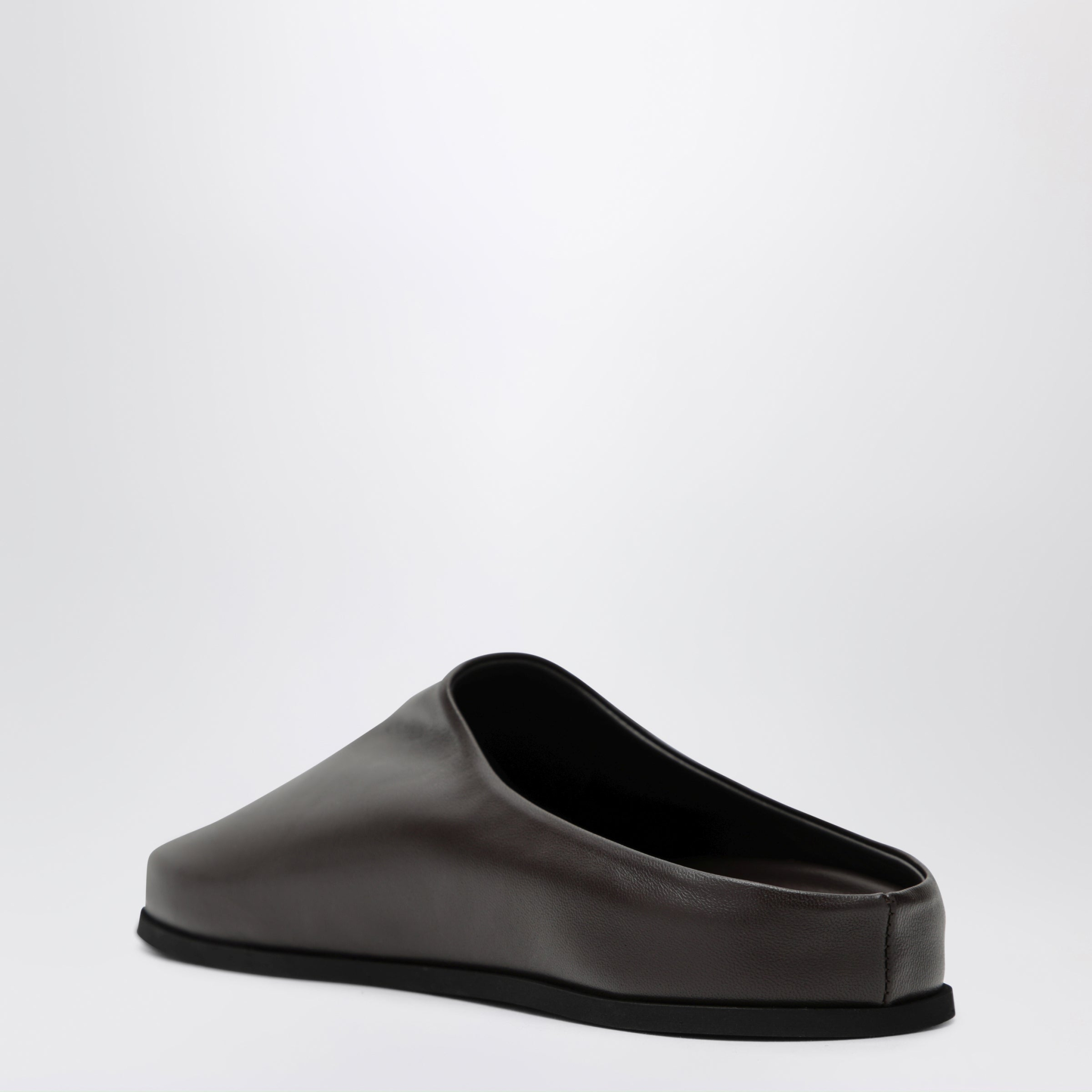 [Dear Frances] Sandals FW26 VIC02LE