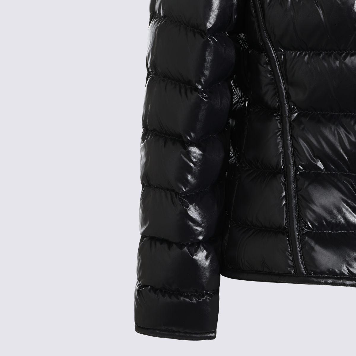 [Moncler] Down jacket FW26 L20931A00196597Z8999