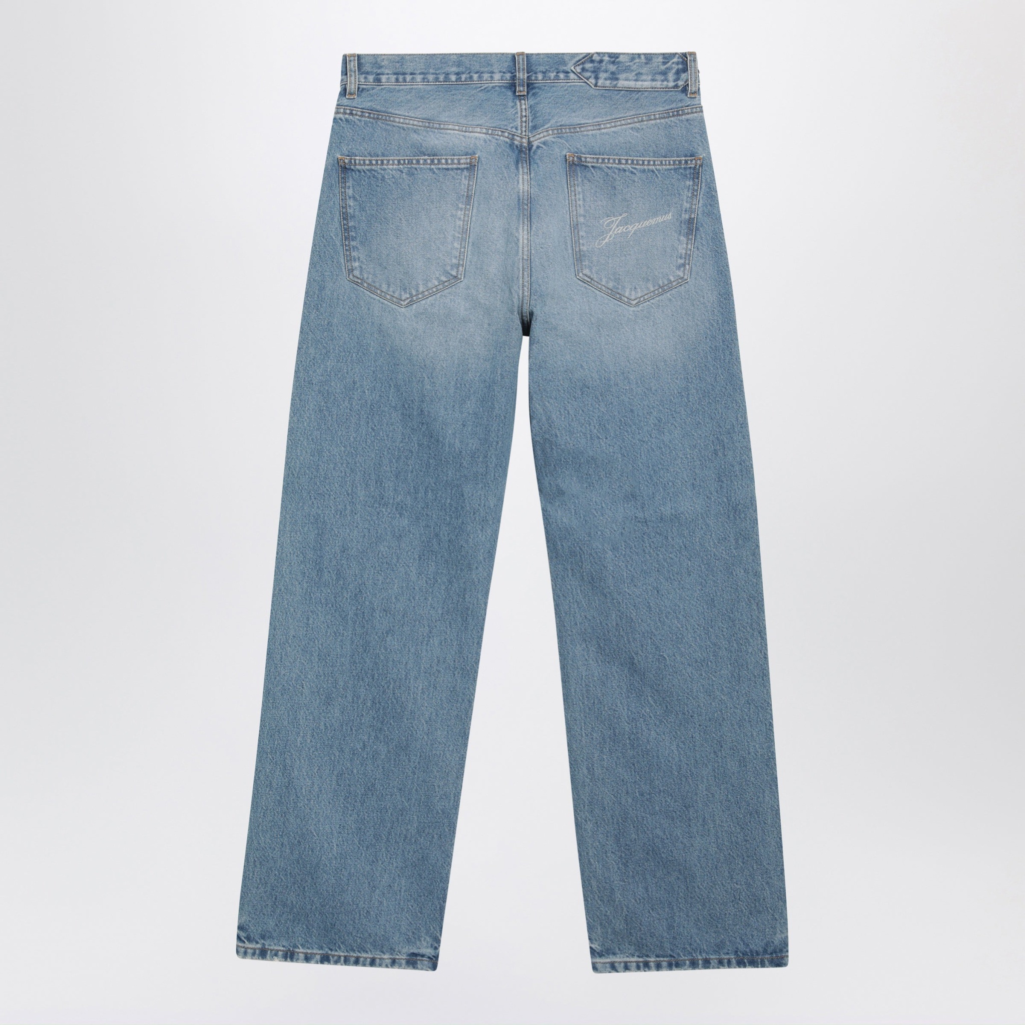 [JACQUEMUS] Jeans FW26 PAM00028AD00038