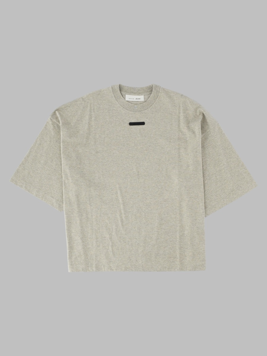[Fear Of God Essentials] T-shirts Short Sleeve SS26 RW00266_SEALHEATHR