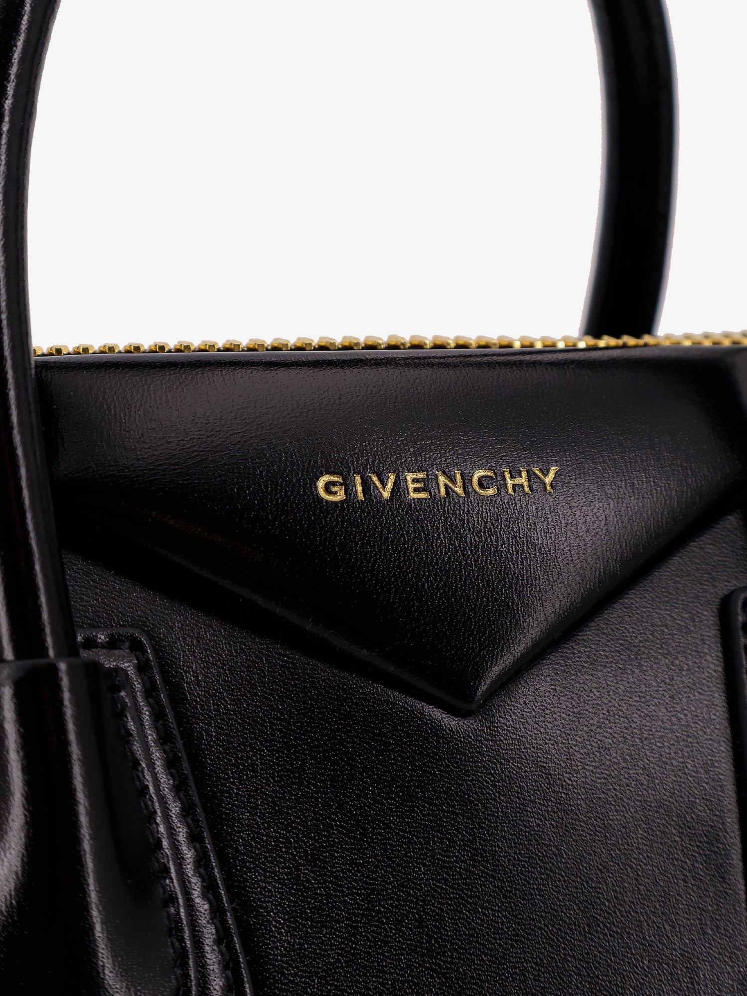 [Givenchy] Cross body bag FW26 BB5149B2AT001