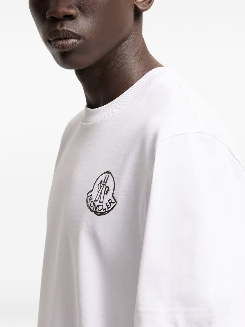 [Moncler] T-shirts Short Sleeve FW26 L2 091 8C000 25 89AUG 00A