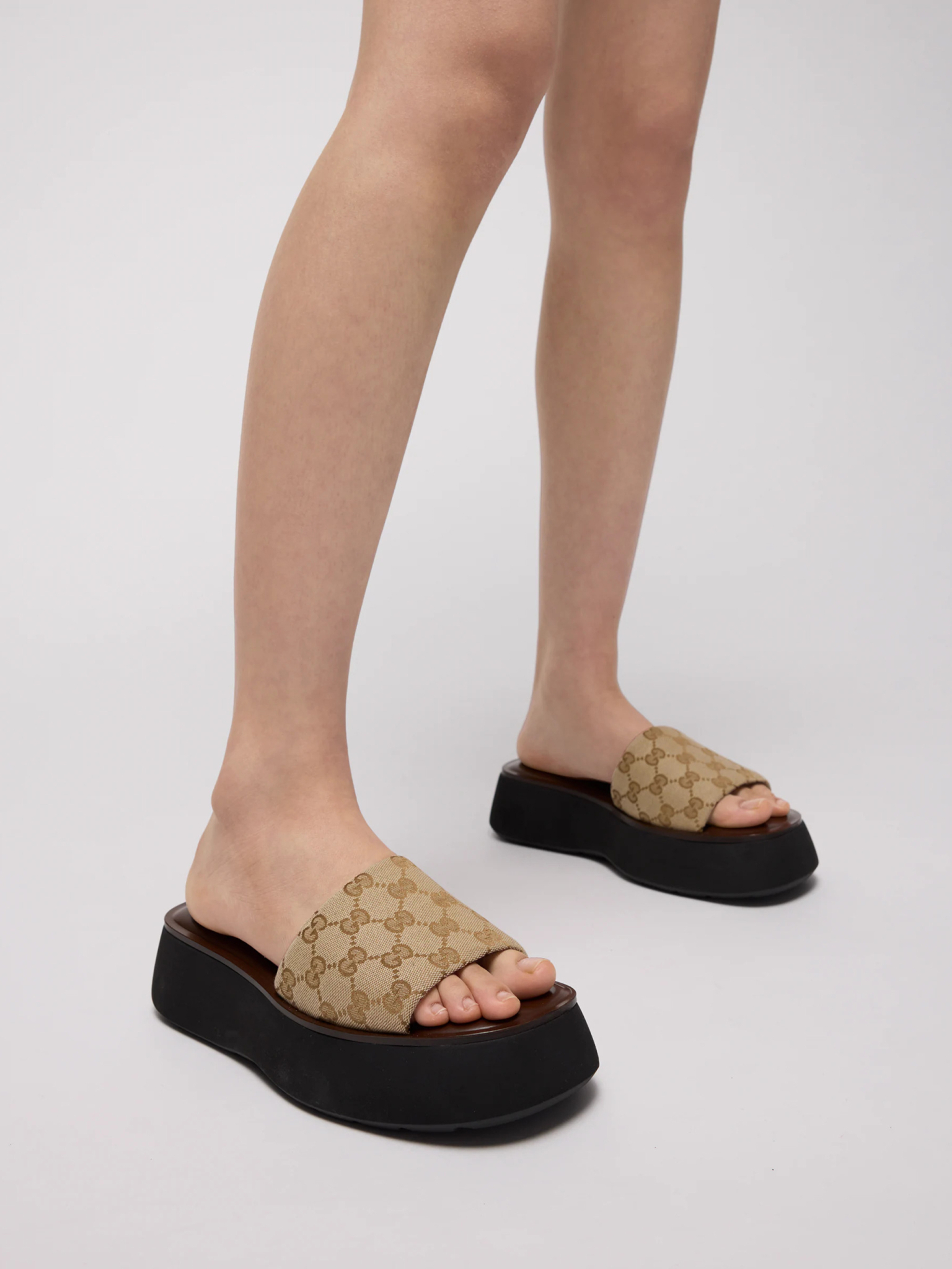 [Gucci] Sandals FW26 A0034RFAFUW9611