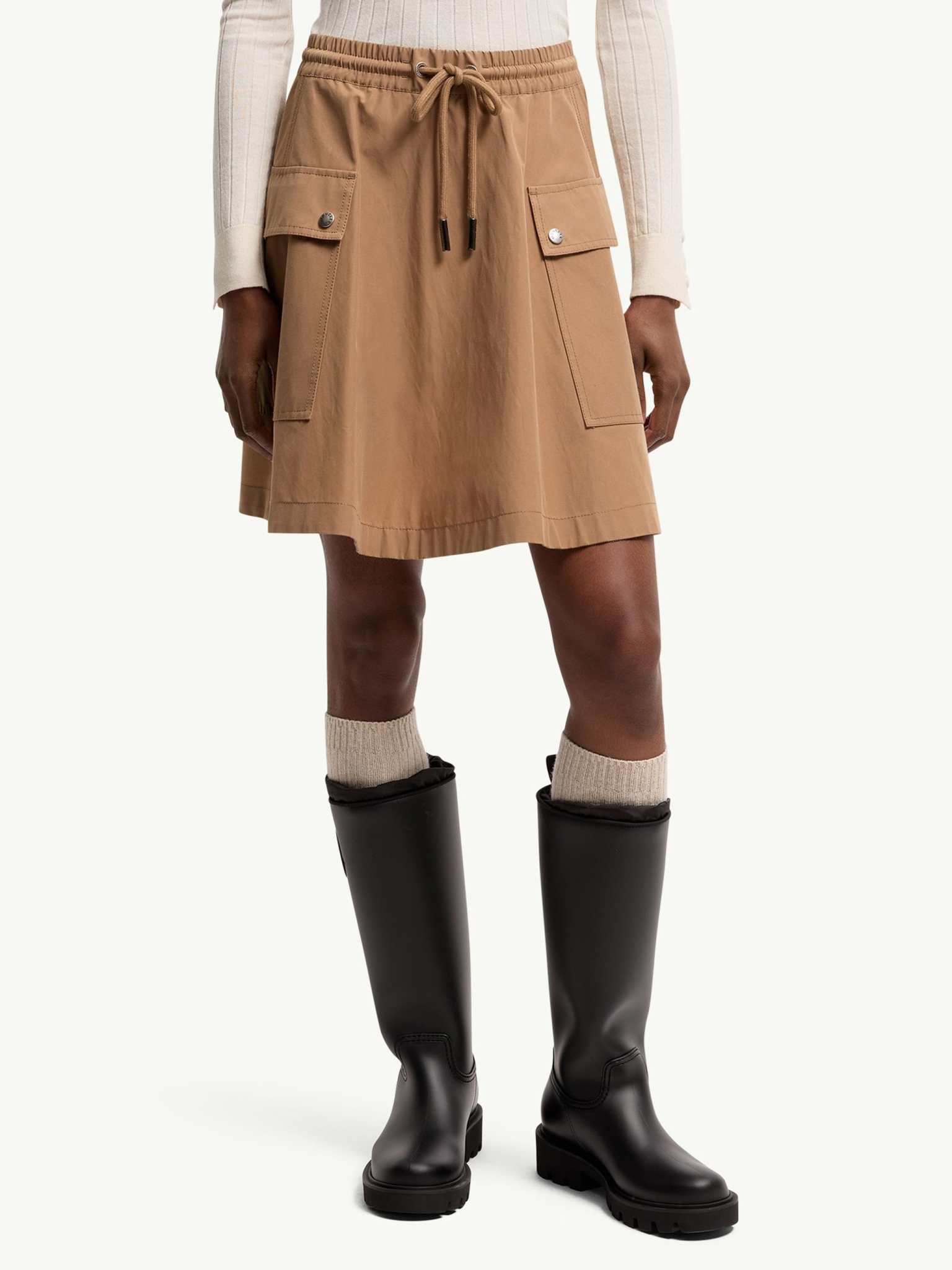 [Moncler] Mini skirt FW26 L20932D00024599MD24N