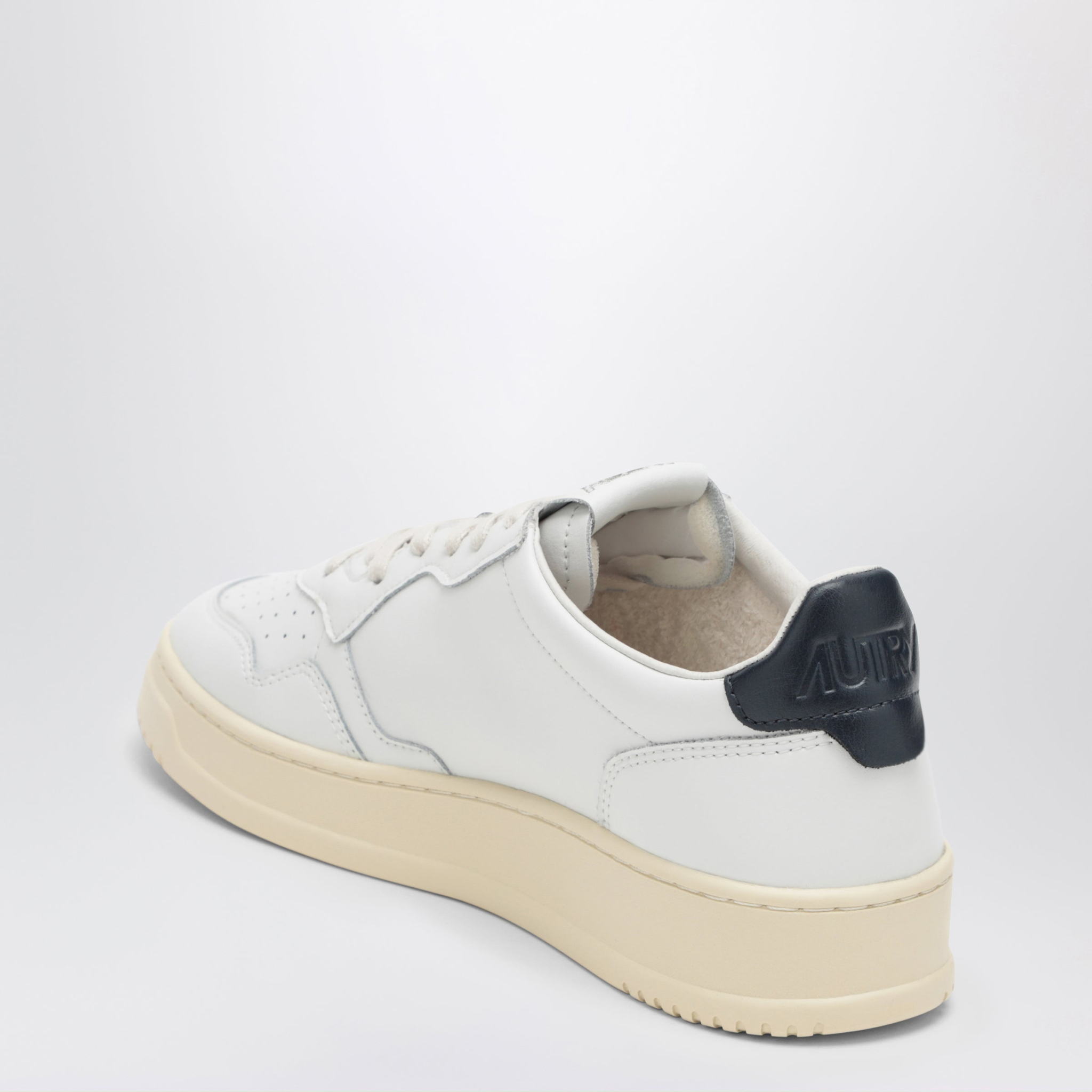 [AUTRY] Sneakers FW26 AULMLL12