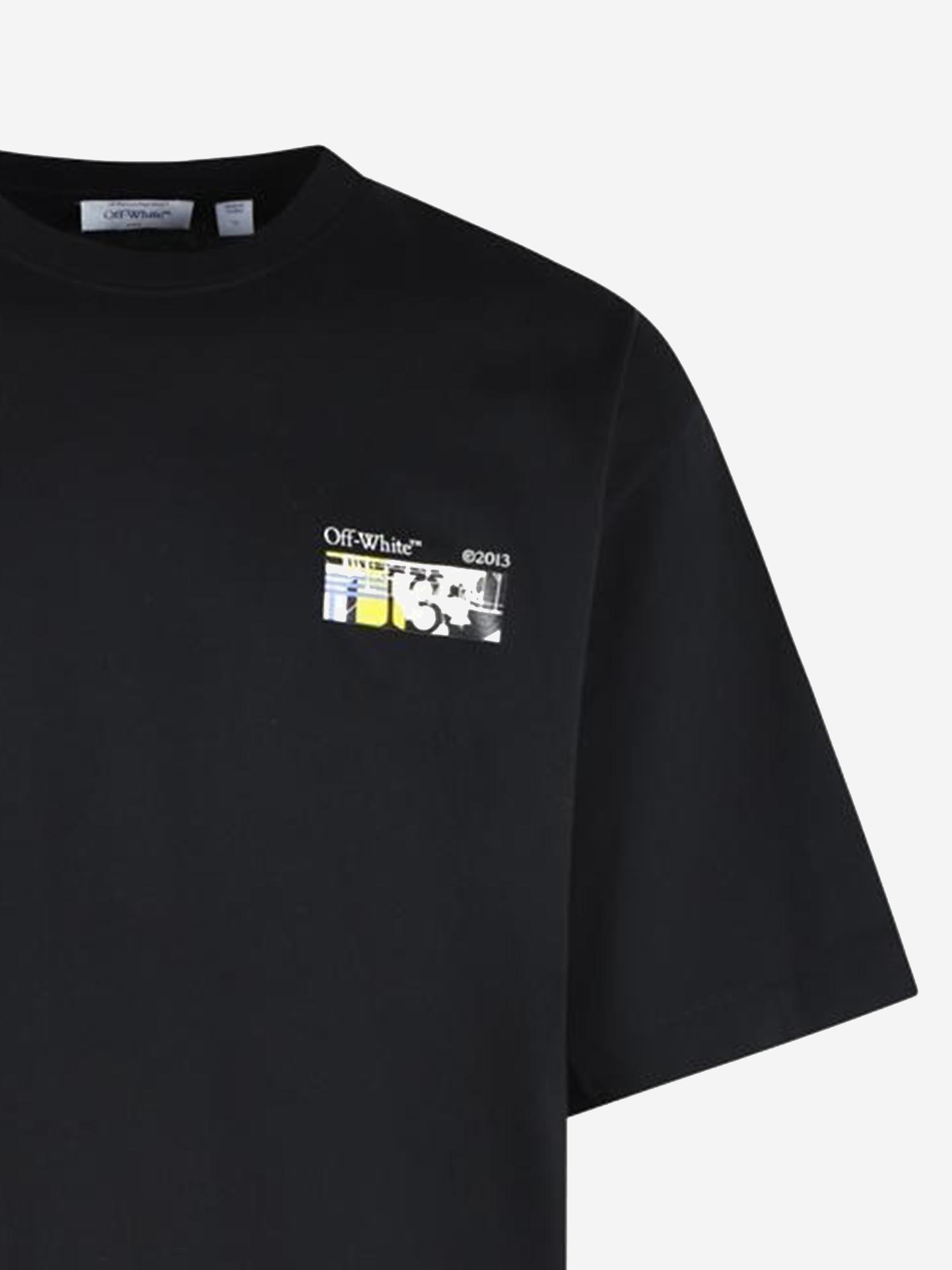 [Off-White] T-shirts Short Sleeve FW26 44MAA120F26J00Z001