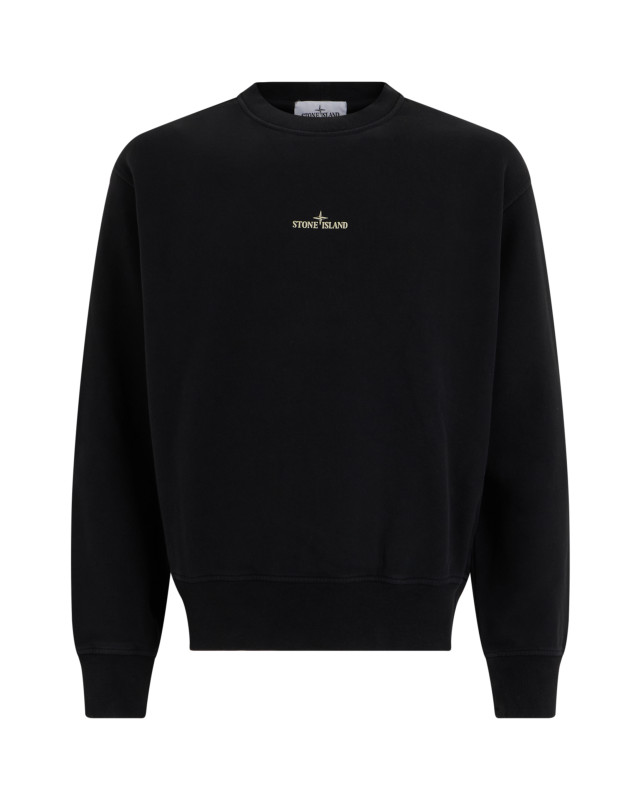 Sweater with long sleeves